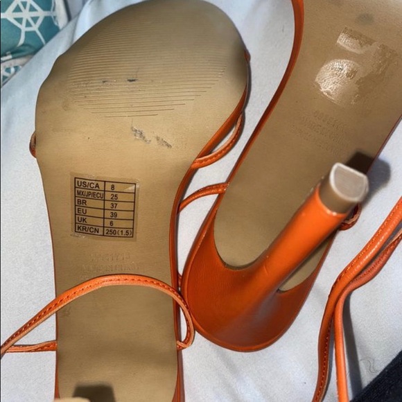 Heels - Picture 2 of 3